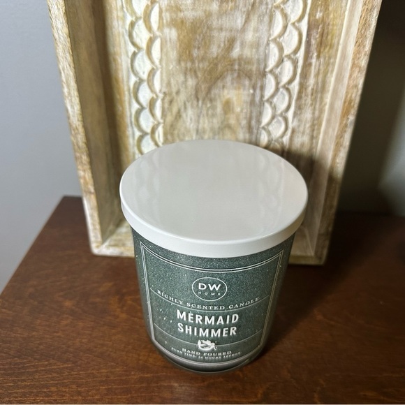 DW HOME MERMAID SHIMMER HAND POURED HIGHLY SCENTED CANDLE - Picture 3 of 5